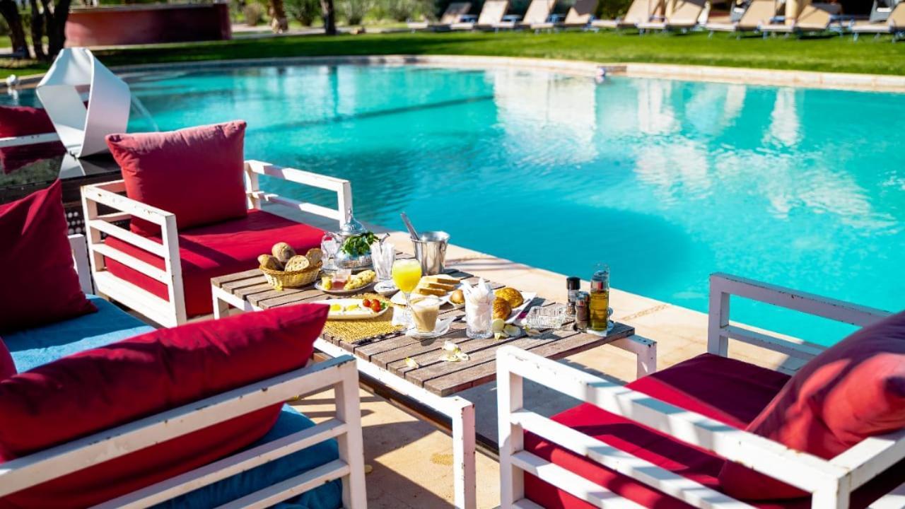 Villa Marco Au Jardin Des Senteurs El Ain Bagian luar foto