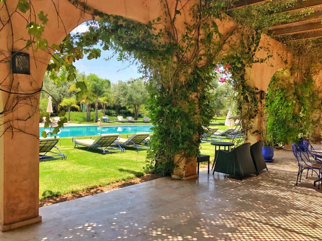 Villa Marco Au Jardin Des Senteurs El Ain Bagian luar foto