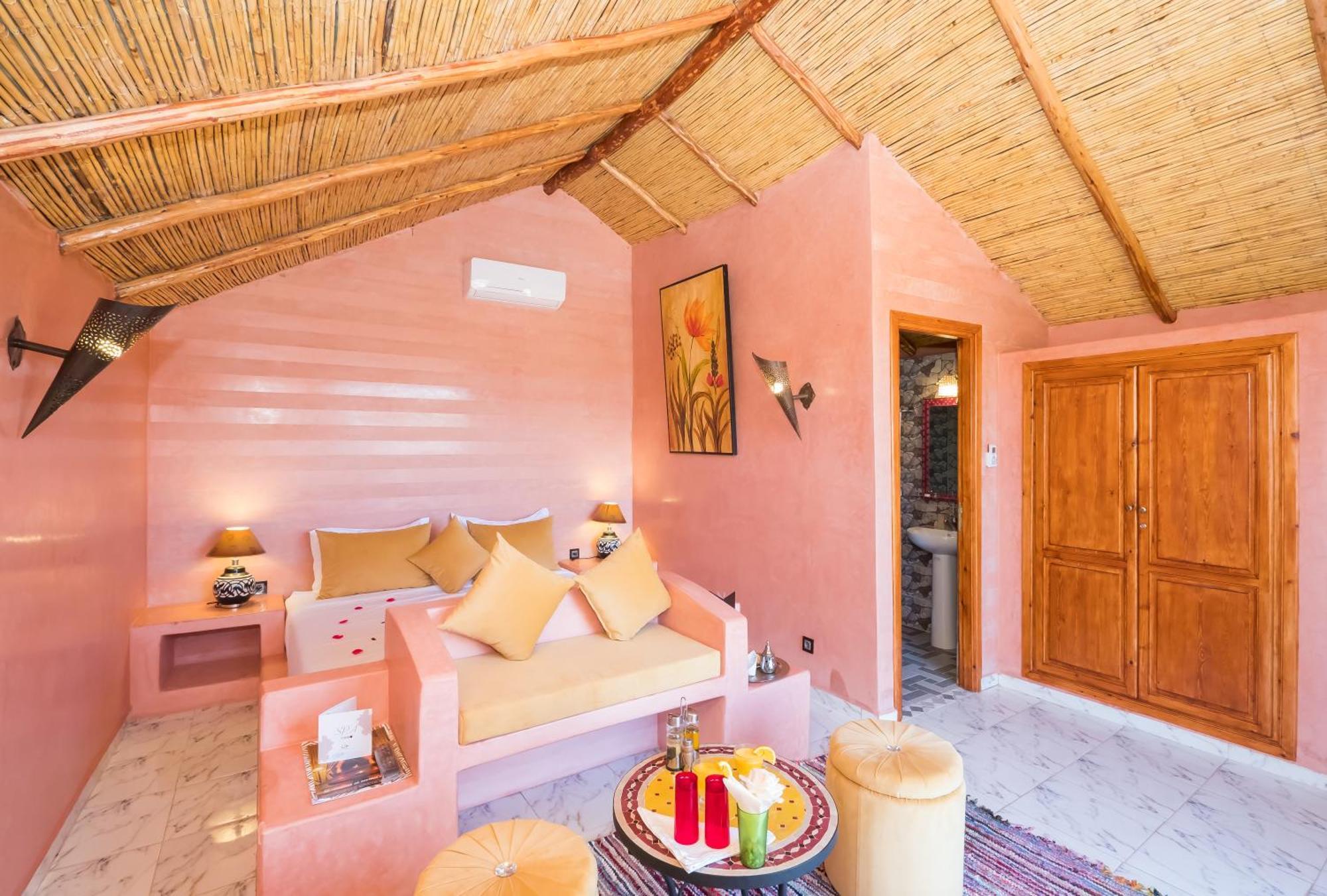 Villa Marco Au Jardin Des Senteurs El Ain Bagian luar foto