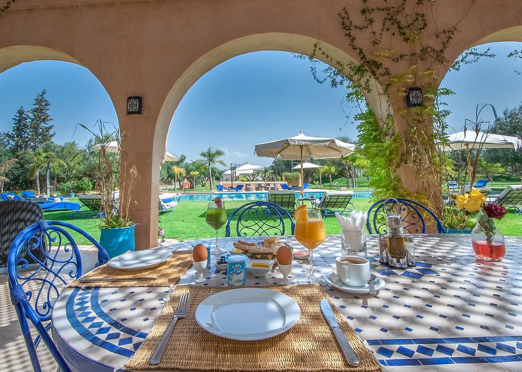 Villa Marco Au Jardin Des Senteurs El Ain Bagian luar foto