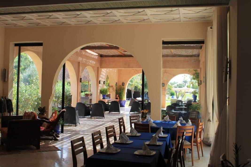 Villa Marco Au Jardin Des Senteurs El Ain Bagian luar foto