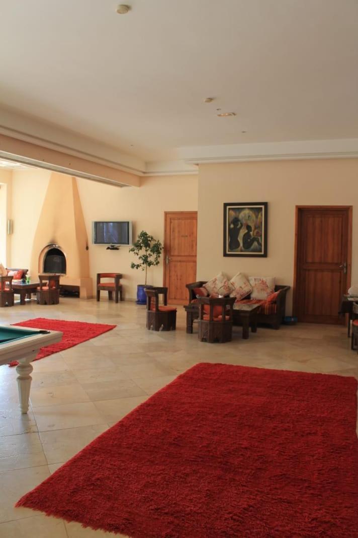Villa Marco Au Jardin Des Senteurs El Ain Bagian luar foto