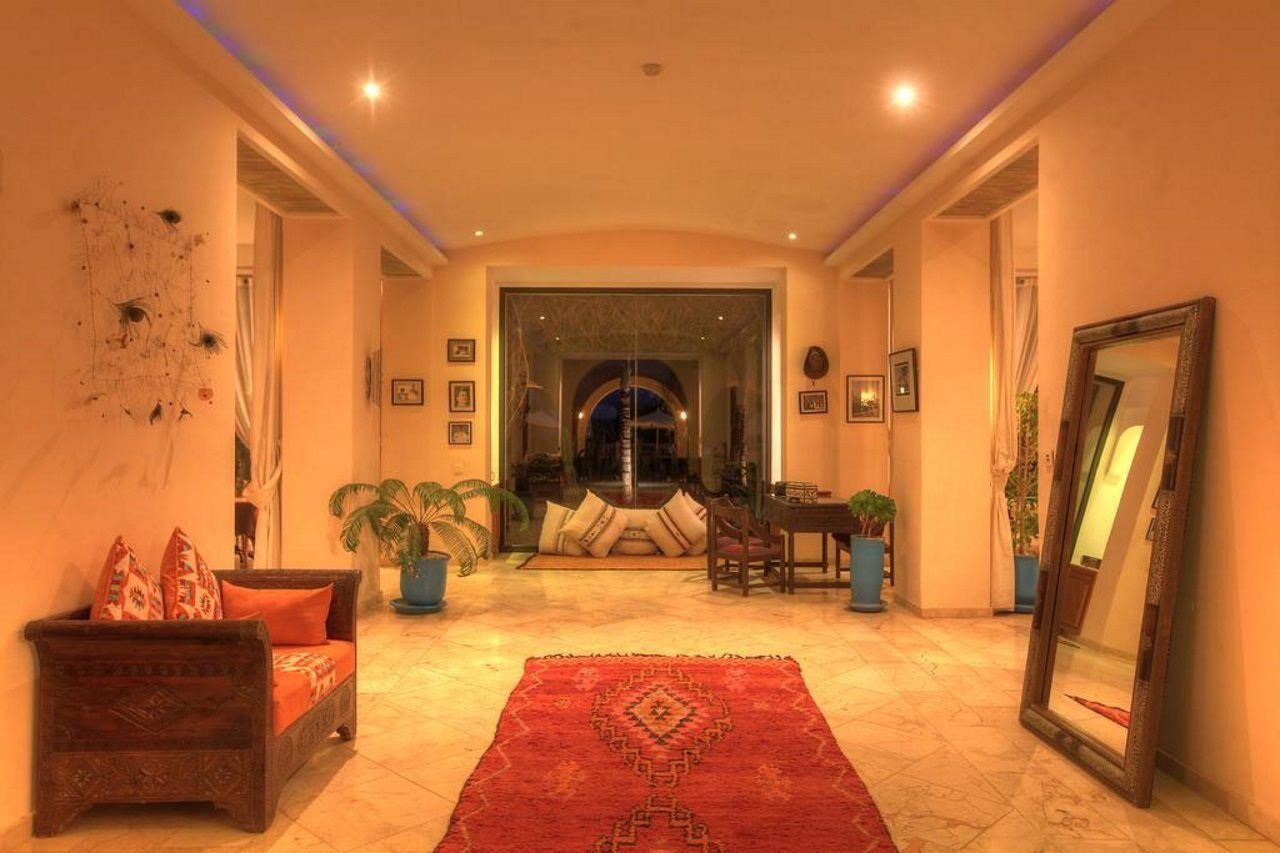 Villa Marco Au Jardin Des Senteurs El Ain Bagian luar foto
