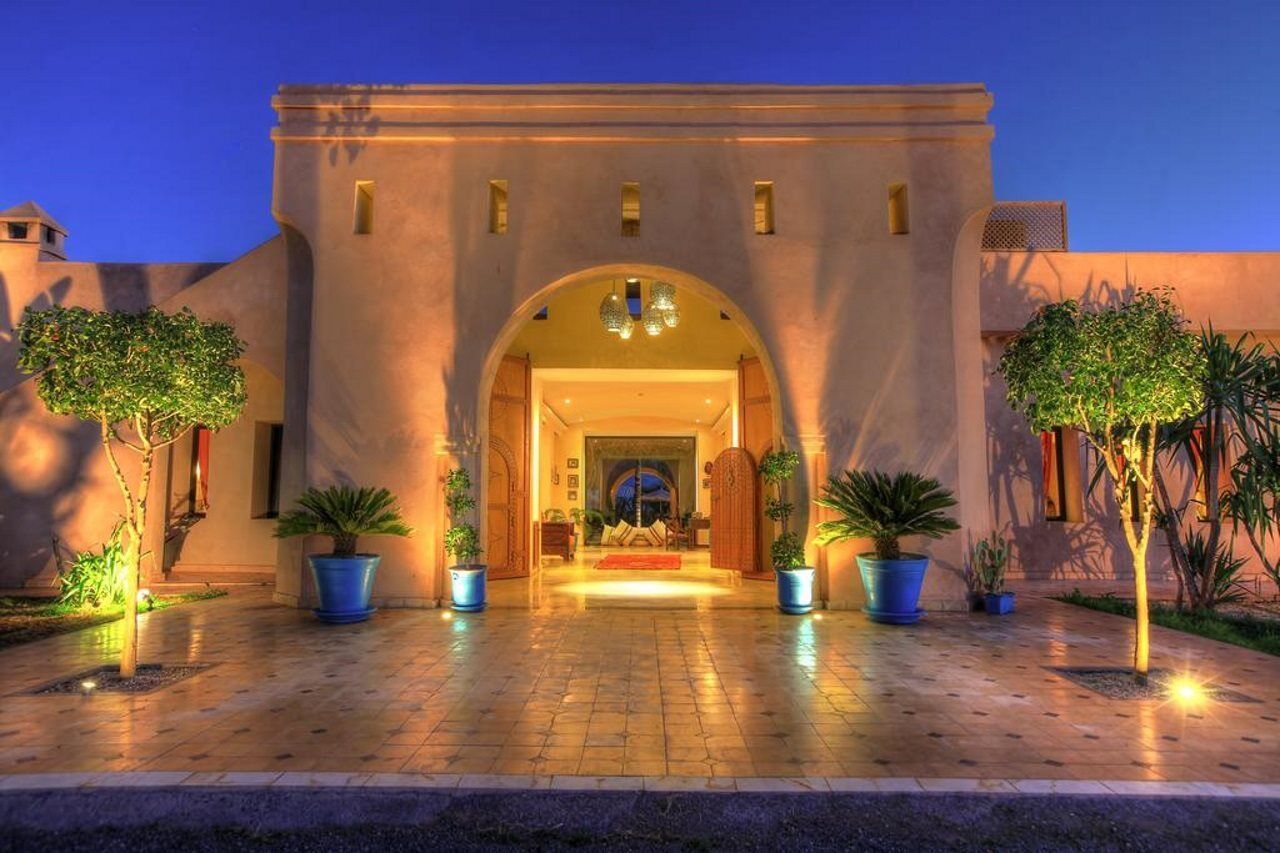 Villa Marco Au Jardin Des Senteurs El Ain Bagian luar foto